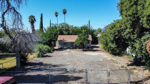 2824 Wall Ave, San Bernardino CA  92404-3633 exterior