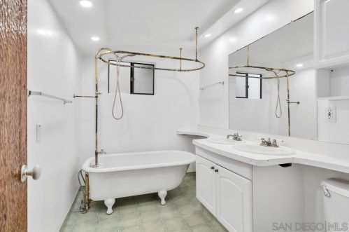 232 Rios Ave, Solana Beach CA  92075-1240 exterior