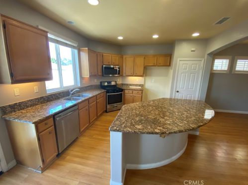 1323 Burdock St, Beaumont CA  92223-8301 exterior