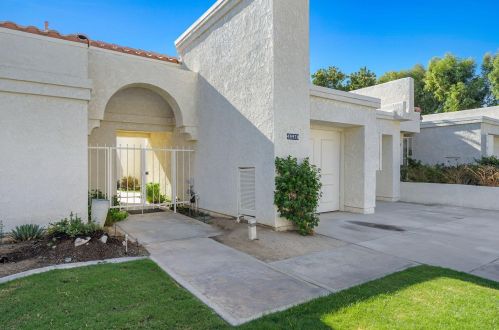49970 Avenida Vista Bonita, La Quinta CA  92253-2613 exterior