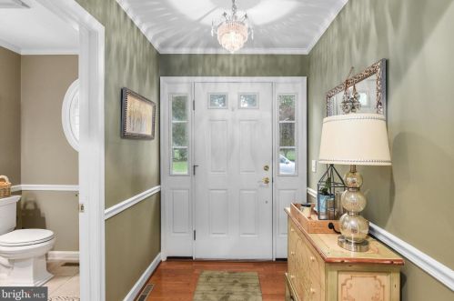 26982 Crest Dr, Seaford, DE 19973-6986