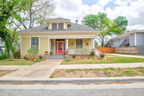 1415 Hurley Ave, Fort Worth, TX 76104-4242