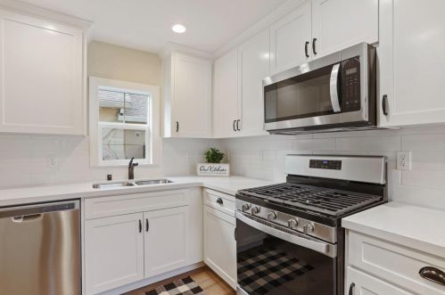 209 Forrest Ave, Lodi CA 95240-1019 exterior