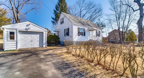 62 Suffolk St, Waterbury, CT 06704-1434