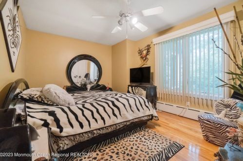 40 Wilson Ave, Morganville NJ  07751-9786 exterior