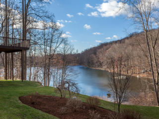 2 Dogwood Park, Danbury, CT 06811-4552
