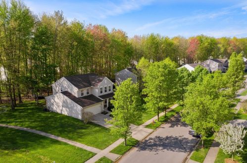 1525 Thornberry Rd, Amelia, OH 45102-1772