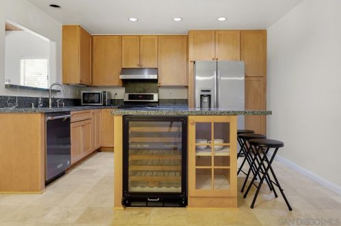 11325 Camarosa Cir, San Diego CA 92126-1621 exterior