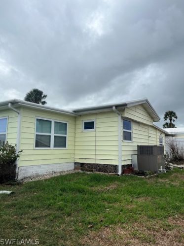 11240 Bayside Blvd, Fort Myers Beach, FL 33931-3182