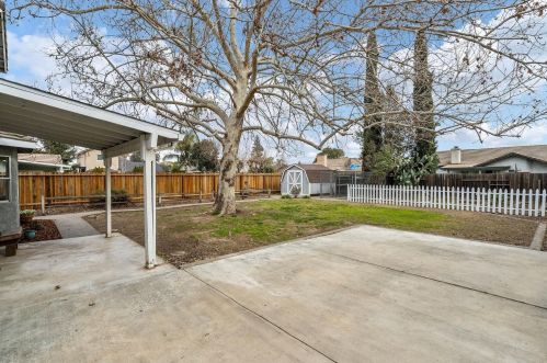 15530 Lottie Way, Lathrop CA  95330-9475 exterior