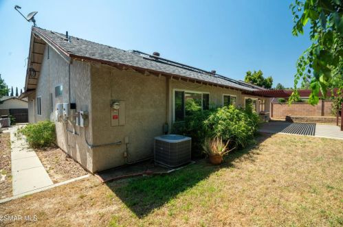 2316 Yosemite Ave, Simi Valley CA  93063-3541 exterior