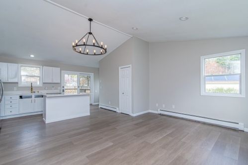 105 Joan St, Springfield MA  01129-1533 exterior