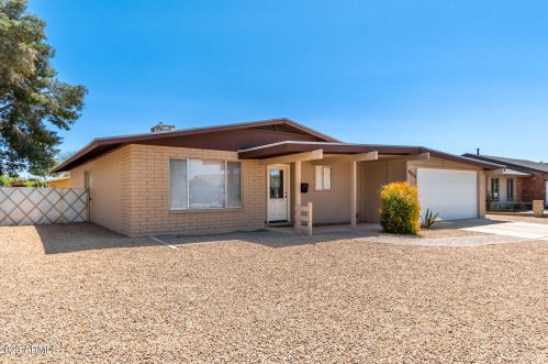4025 Eva St, Phoenix, AZ 85051-3238