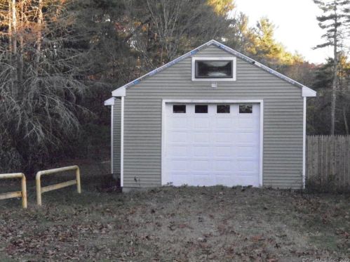 21 Humes Rd, Killingly CT  06241-1226 exterior