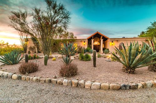 2321 Camino La Zorrela, Tucson, AZ 85718-3018