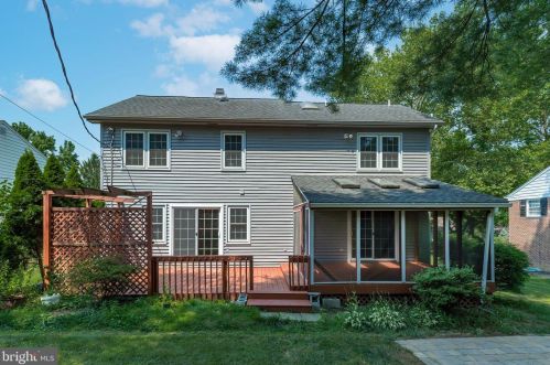 1704 Wheatland Ave, Lancaster PA  17603-4520 exterior