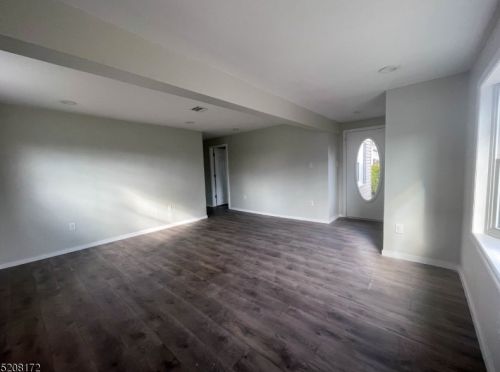 112 Trento St, Iselin NJ  08830-1465 exterior