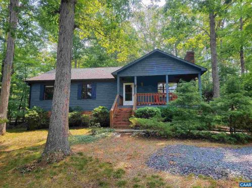9 Chippewa Ln, Bybee, VA 22963-3105