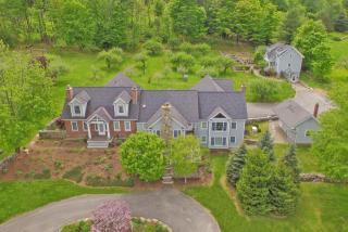 1009 Middletown Rd, Grafton, VT 05146-9758
