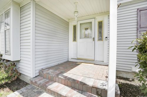 238 Thunder Rd, Holbrook, NY 11741-4428