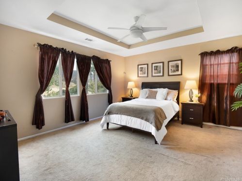 23810 Oak View Ln, Santa Clarita CA  91321-4661 exterior