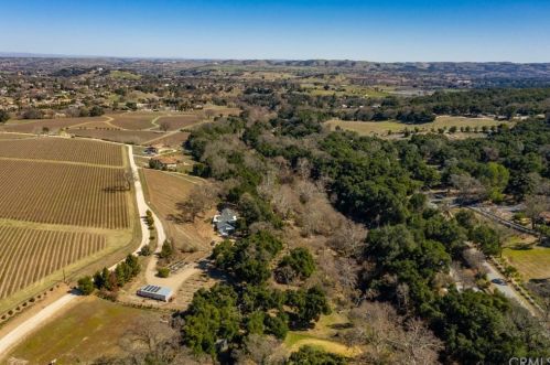 1761 Paradise Meadow Ln, Templeton, CA 93465-3833