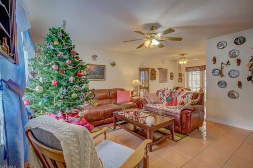 261 17th St, Naples, FL 34117-3309