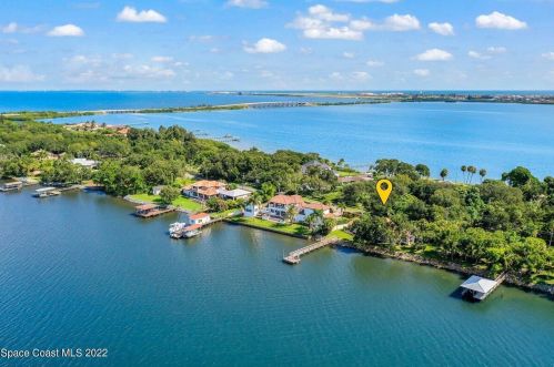 8825 Tropical Trl, Merritt Island, FL 32952-6813