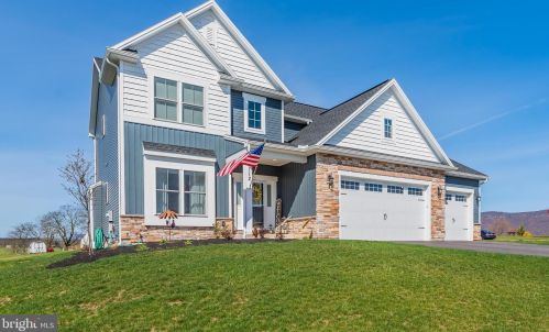 112 White Deer Way, Carlisle PA  17013-7600 exterior