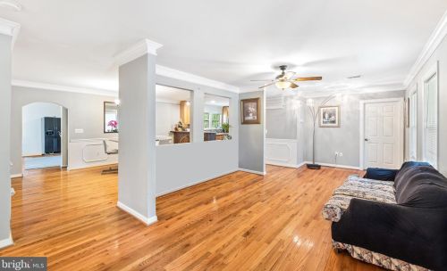 4123 Gardensen Dr, Woodbridge, VA 22193-2555