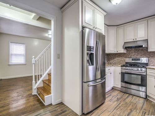 545 7th Ave, New Hyde Park, NY 11040-5424