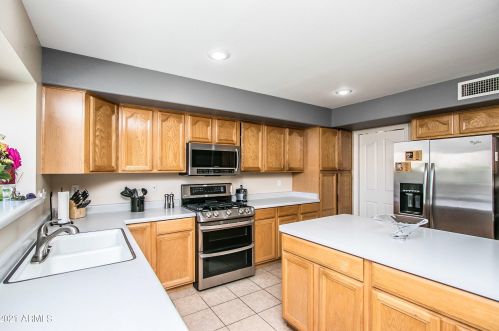 1434 Spur Ave, Gilbert AZ  85296-1946 exterior