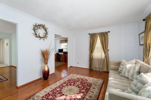 162 Prigmore St, East Brunswick NJ  08816-3176 exterior