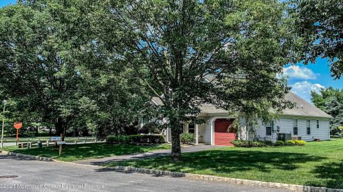 2 Sandhurst Rd, Lakewood, NJ 08701-5769