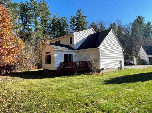 20 Peacock Brook Ln, Amherst, NH 03031-2873