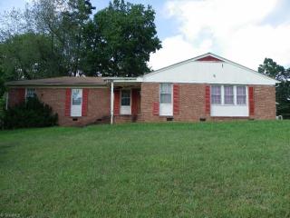 2707 Buchanan Rd, Greensboro NC  27405-5315 exterior