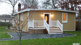 125 Riverside Ave, Northampton, NY 11901-3850