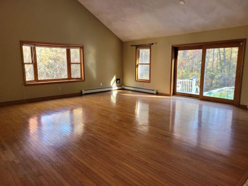 49 Walker Rd, Danville NH  03819-5105 exterior