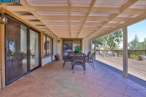 1030 Pine Meadow Ct, Pacheco CA  94553-4739 exterior