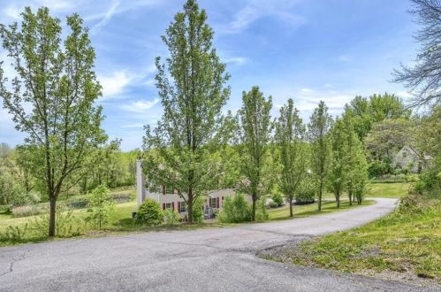 1342 Mountain Rd, Port Jervis, NY 12771-3499