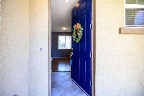 17122 Pacific Oak Ln, Lathrop CA  95330-8526 exterior