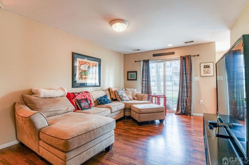 1405 Cypress Ln, East Brunswick, NJ 08816-5260