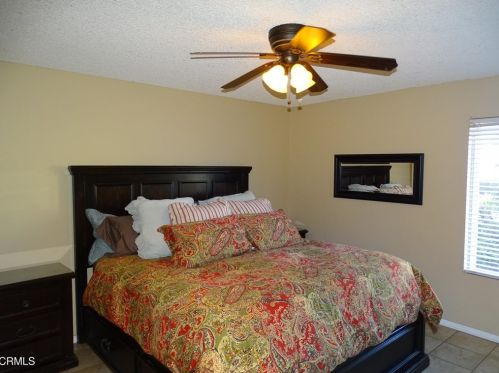 704 Holly Ave, Oxnard CA 93036-1907 exterior