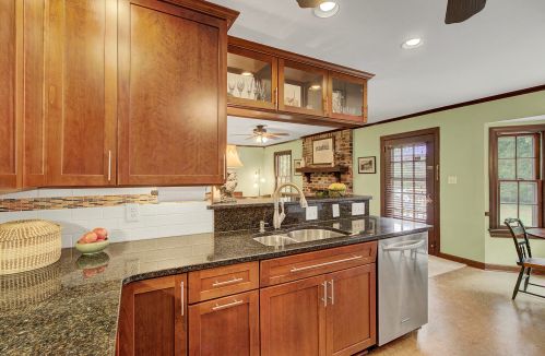 784 Wakendaw Blvd, Mount Pleasant SC  29464-5153 exterior