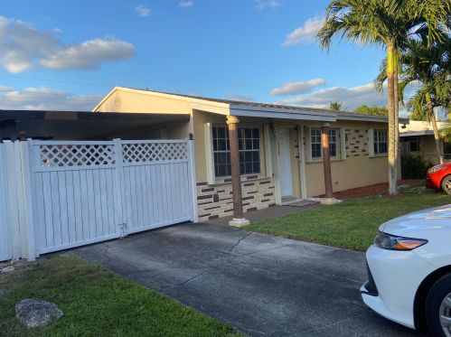 6425 22nd Ct, Hollywood, FL 33023-2813