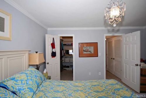 601 Mark Twain Way, Mahwah NJ  07430-3475 exterior