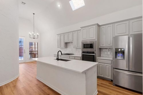 73 Cattail Pond Dr, Frisco TX  75034-8584 exterior
