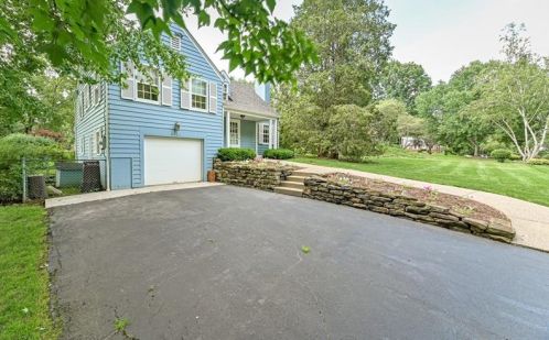 4163 Maple Ln, Allison Park, PA 15101-3015