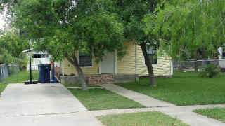 648 Missouri Ave, Thayer, TX 78570-2323