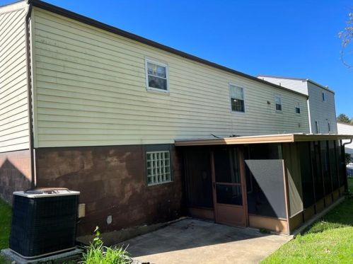 412 Clifton Ave, Glenshaw PA  15116-2402 exterior